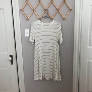 Lou & Grey Women's Gray White Striped Short Sleeve